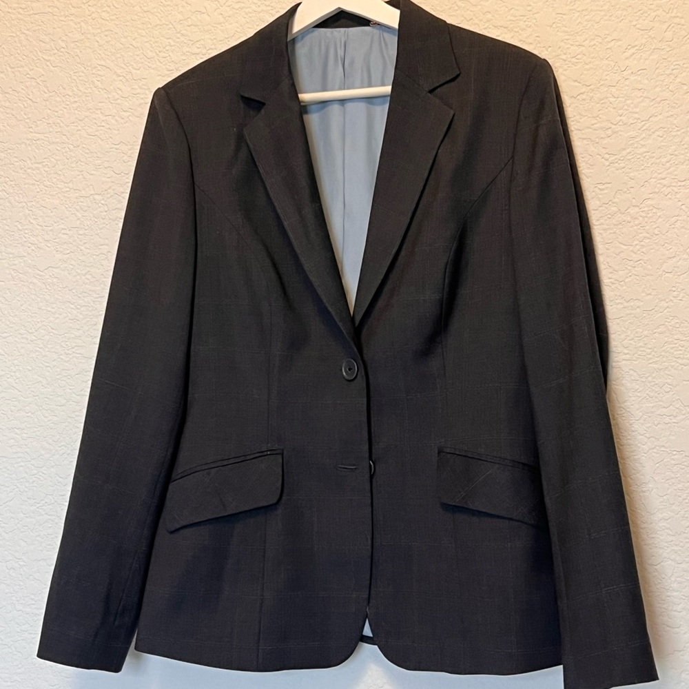 Women’s Versatile Blazer